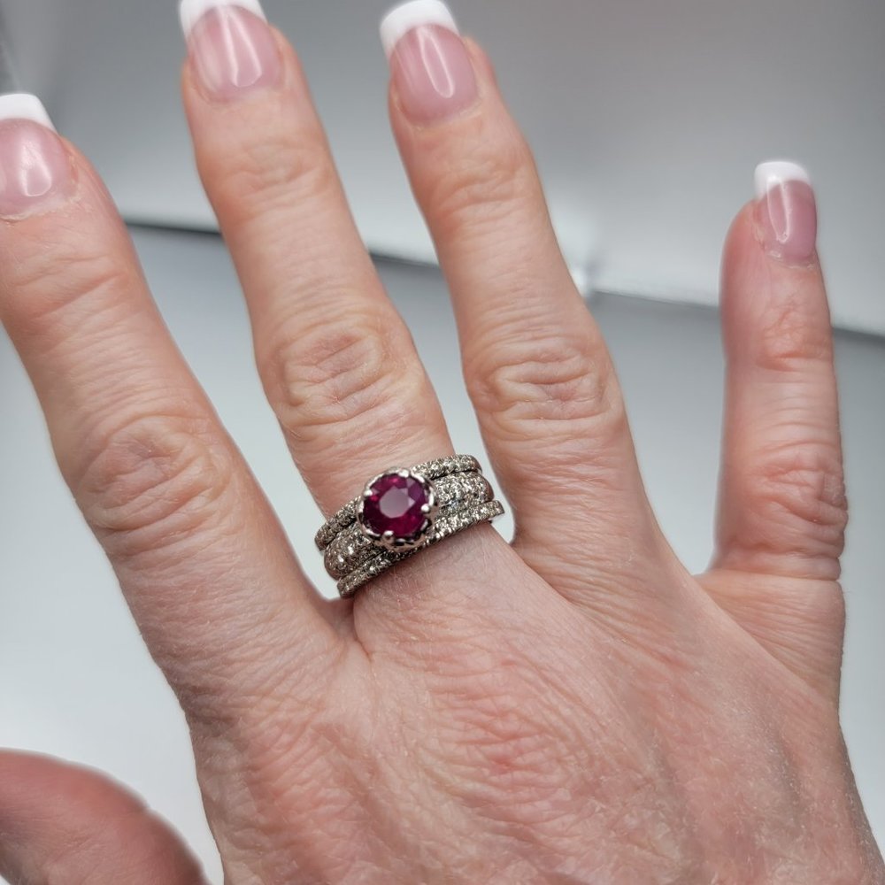 18K white gold Ruby and Diamond Ring - Picture 6 of 11